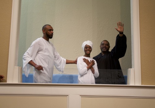 Do Baptist Associations in Valrico, Florida Offer Outreach Programs for the Local Community?